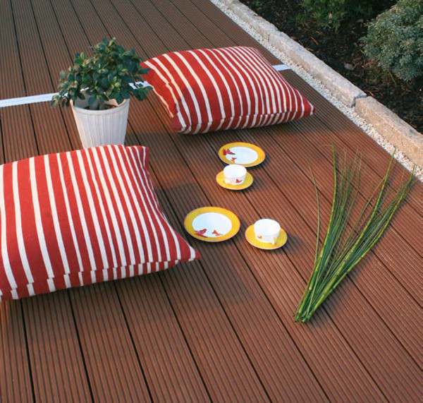 Terrasse mit WPC-Terrassendielen